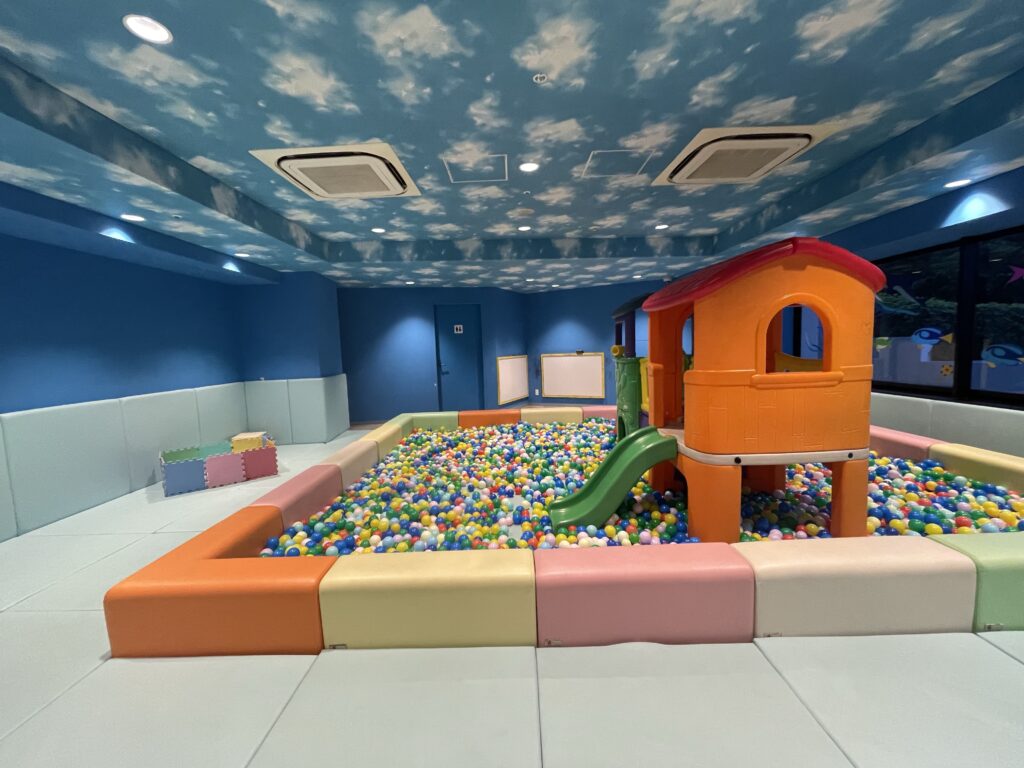 hotel monterey okinawa childrens play room