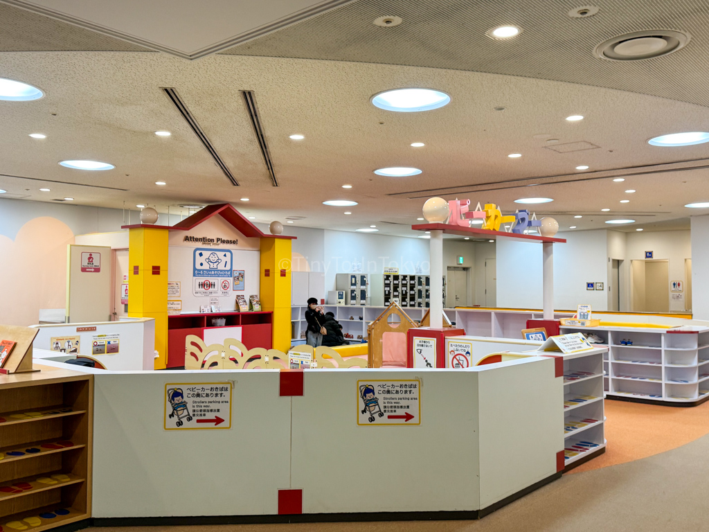 playroom for babies and toddlers at kids plaza osaka