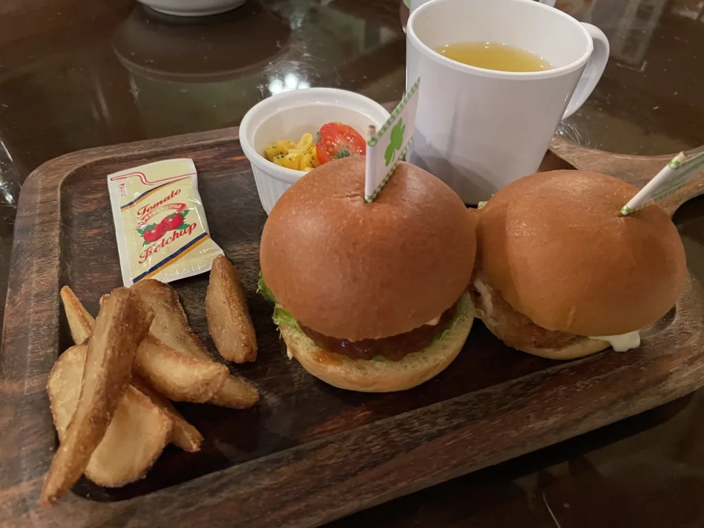 sliders at finnegans bar and grill universal studios japan usj with kids