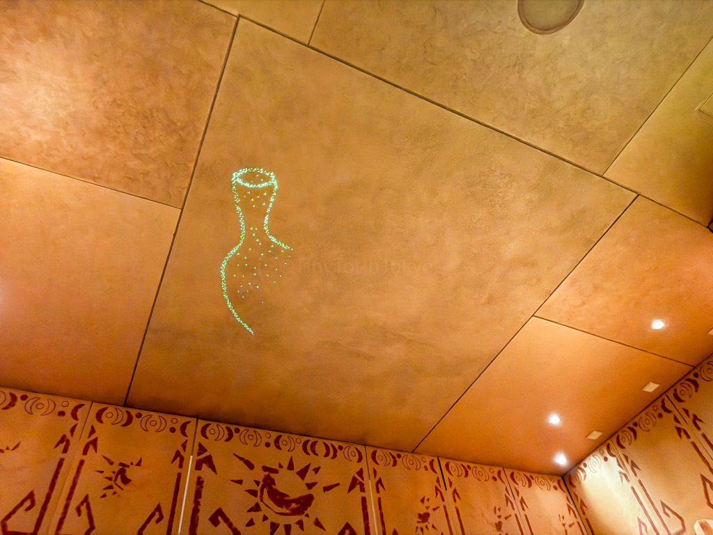 banana on ceiling of the golden temple at donkey kong universal studios japan