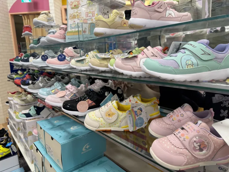 kids shoes in japan