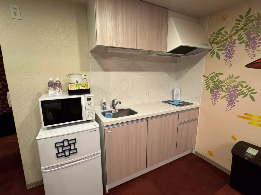 Kitchenette at the Hello Kitty Room 
