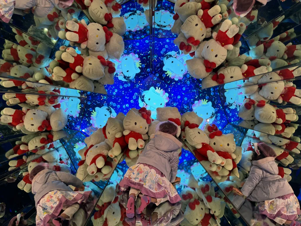 kaleidoscope photo spot at Hello Kitty Smile in Awaji