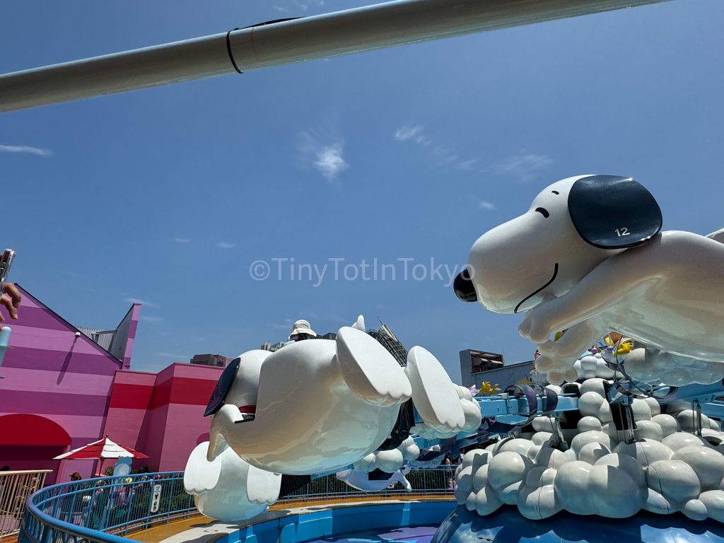 flying snoopy ride at usj
