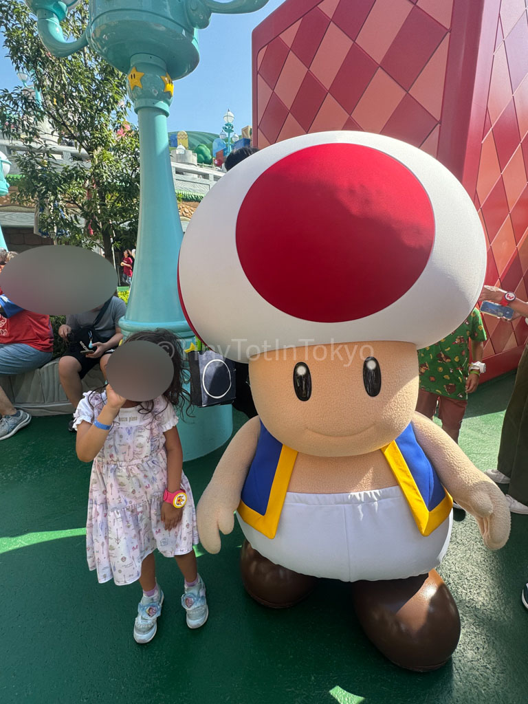 toad kinopio character greeting at super nintendo world japan