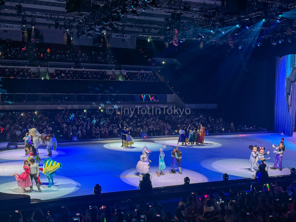 Curtain Call at Disney on Ice in Japan 