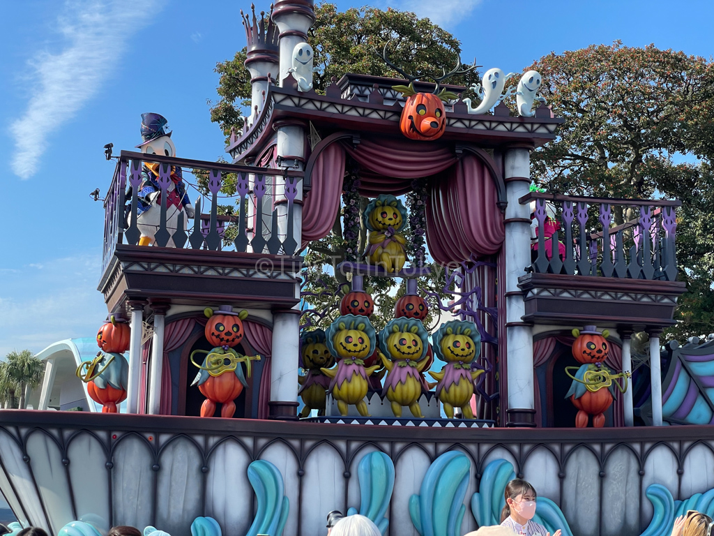 Tokyo Disney during Halloween