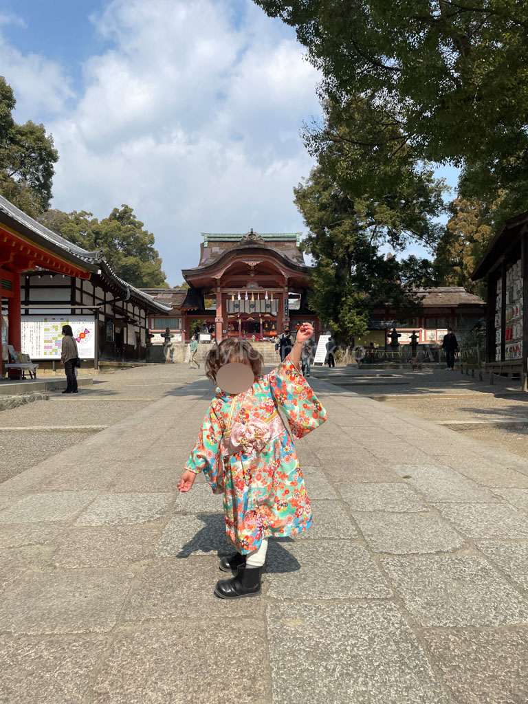 Kid in a children's kimono in Japan