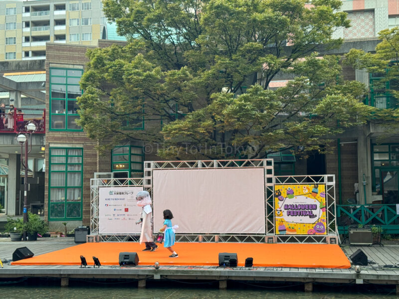 Halloween costume contest at Rokko in Kobe