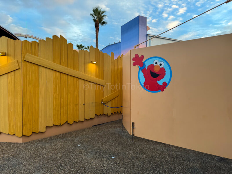 path to zombie free way out at universal studios Japan's Halloween event