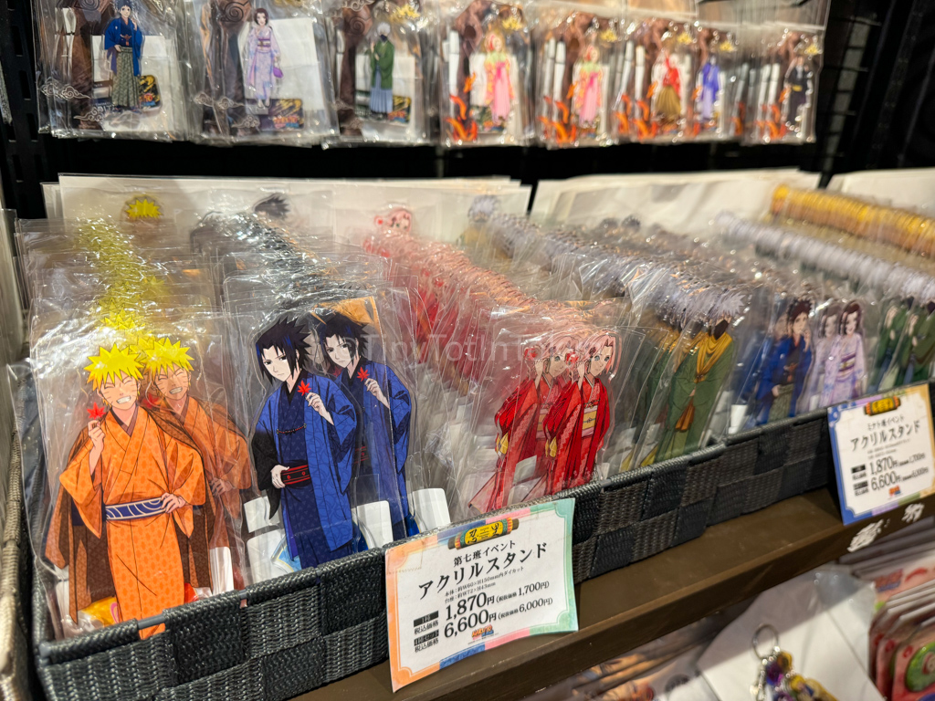 naruto acrylic stand souvenirs at naruto theme park in Japan