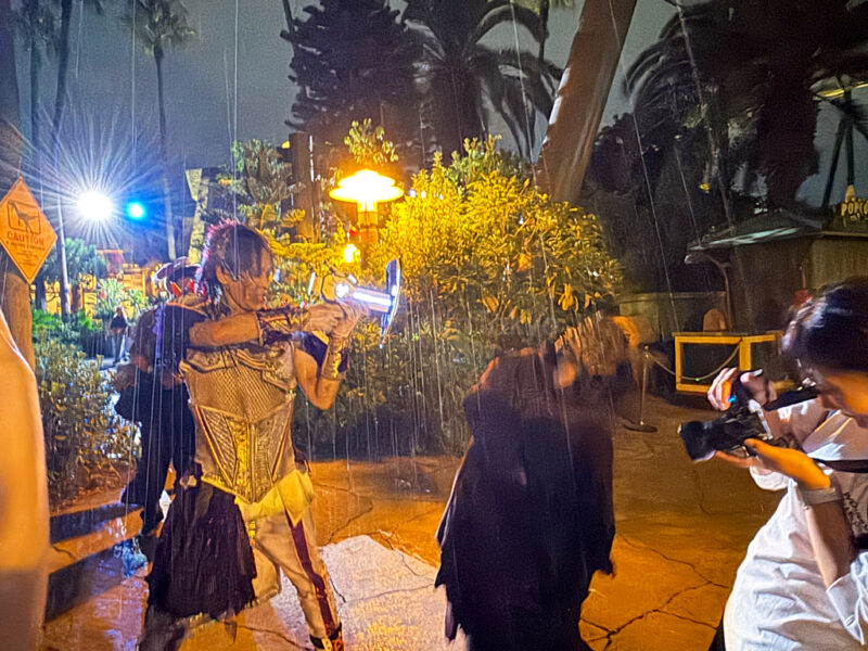 Zombie hunter killing at USJ Halloween