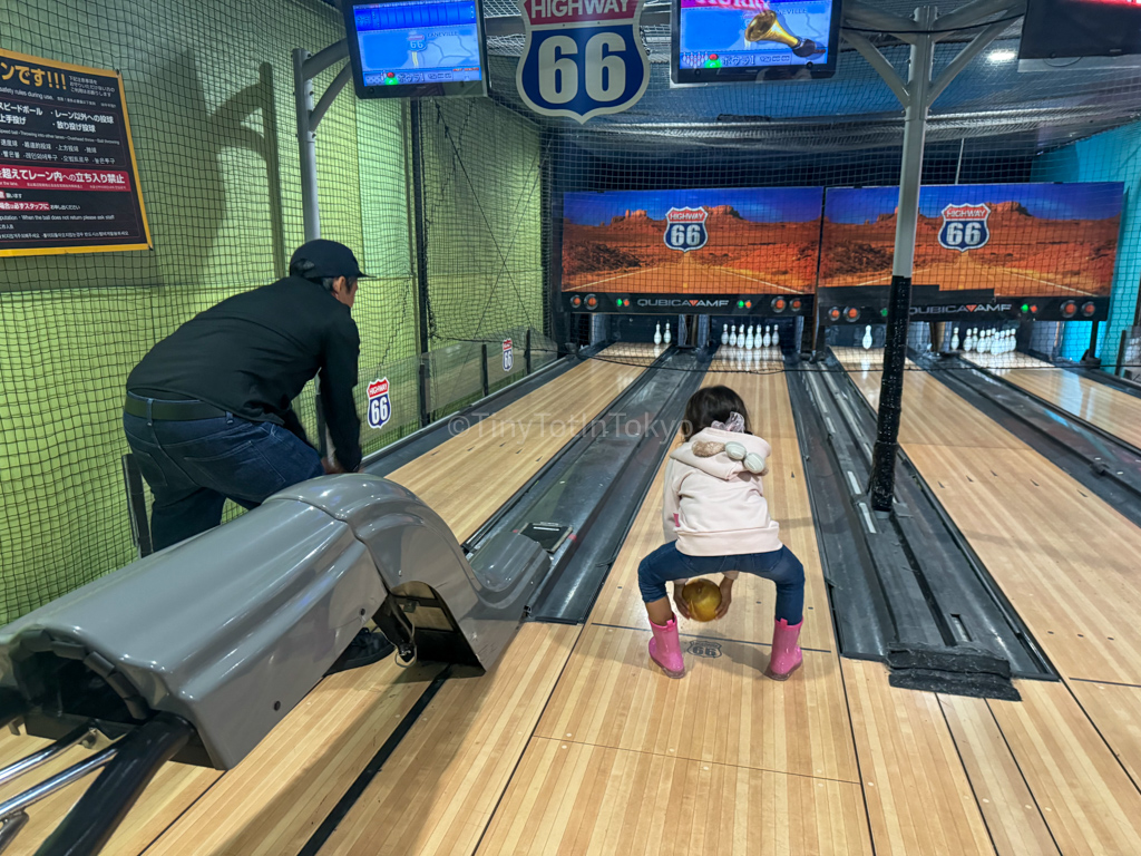 Mini bowling at Round 1 Spo-cha