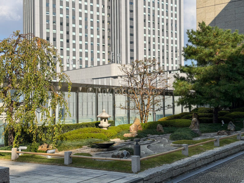 Yawaragi-no-niwa Garden in Osaka