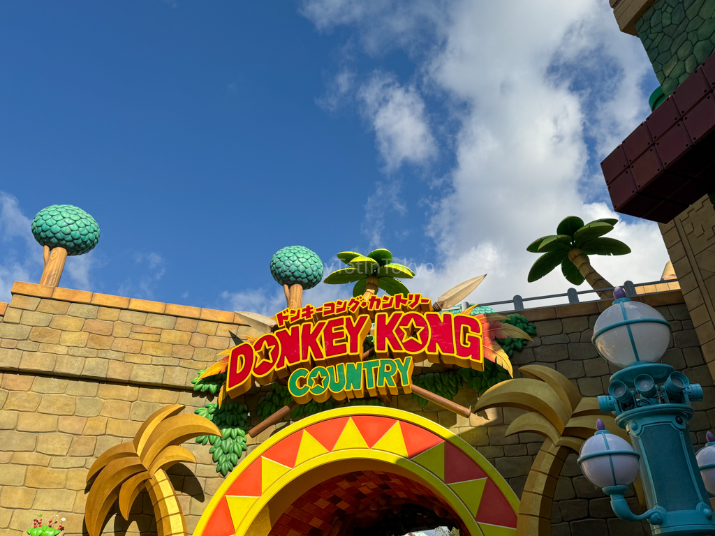 Donkey Kong Country entrance at Universal Studios Japan