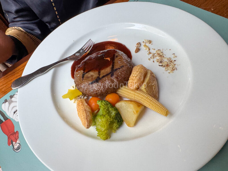 Spy Family meal at park side grill universal studios japan