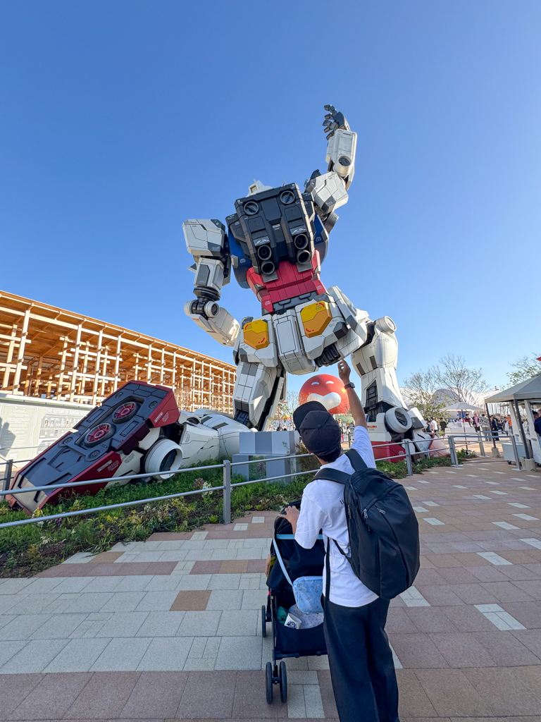 back of Gundam at Osaka Expo