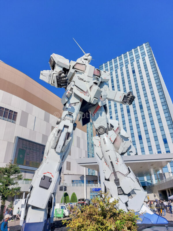 Unicorn Gundam Statue