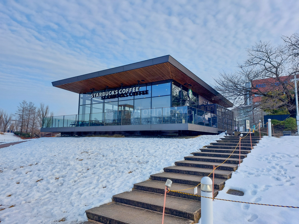 Starbucks in Toyama near canal