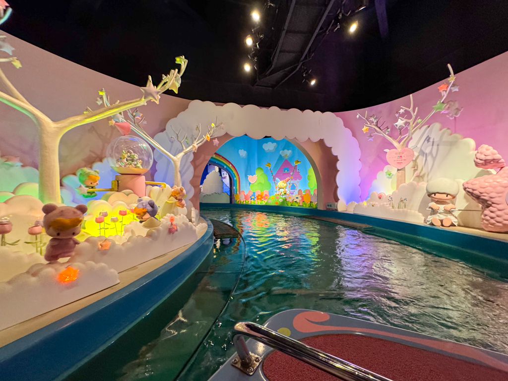 inside the harmonyland boat ride
