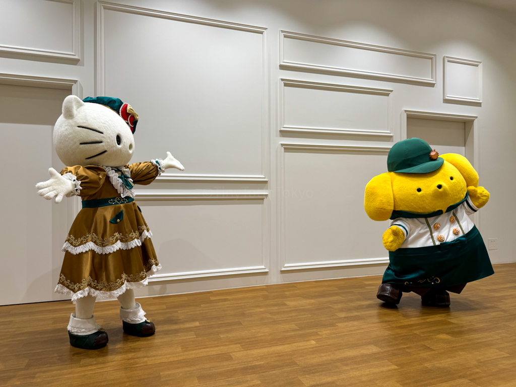 Hello Kitty and Pompompurin at Restaurant Yakata at Sanrio Puroland