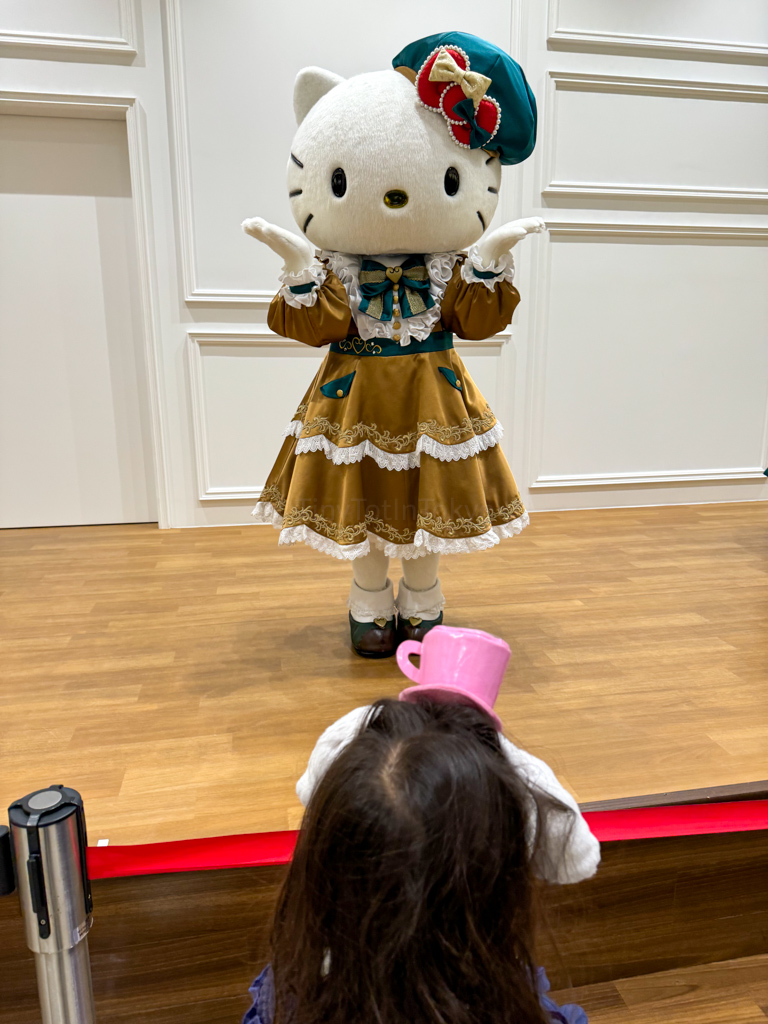 Hello Kitty at Restaurant Yakata at Sanrio Puroland