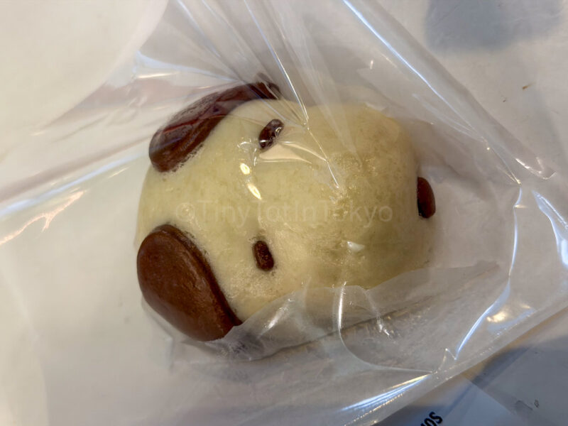 Snoopy custard bun at Universal Studios Japan