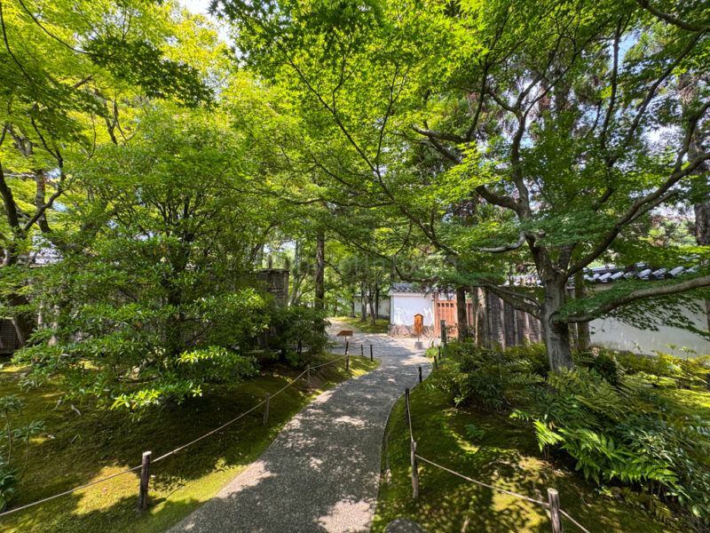 inside Kokoen Garden at Himeji Castle 
