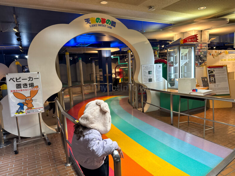 a kid inside the 5-Days Children's Cultural Science Museum Hiroshima