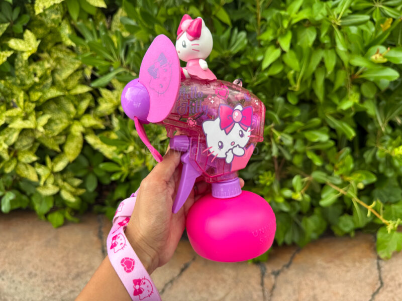 Hello Kitty fan for summer at Universal studios Japan