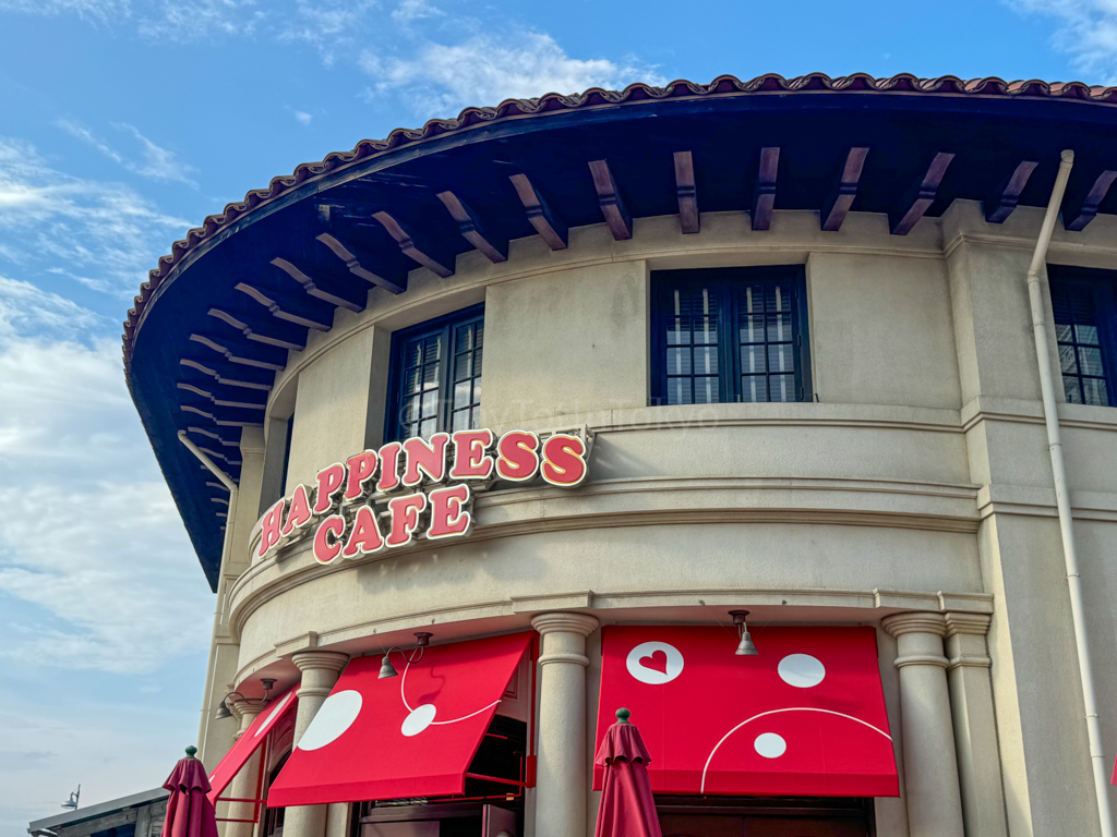 Happiness Cafe at Minions area at USJ