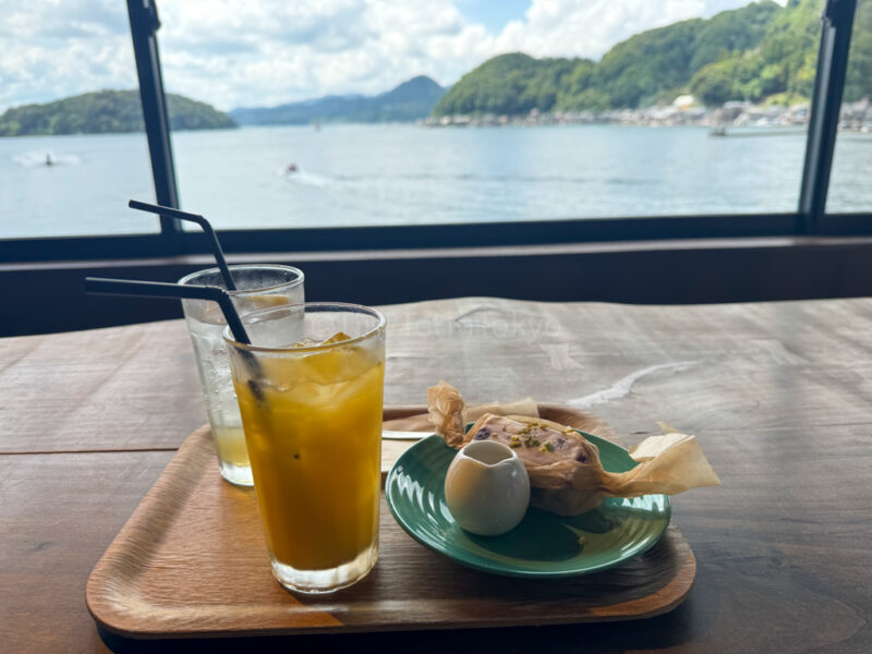 Ine cafe drink and dessert