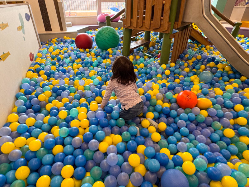 Ball pit at bornelund itami airport