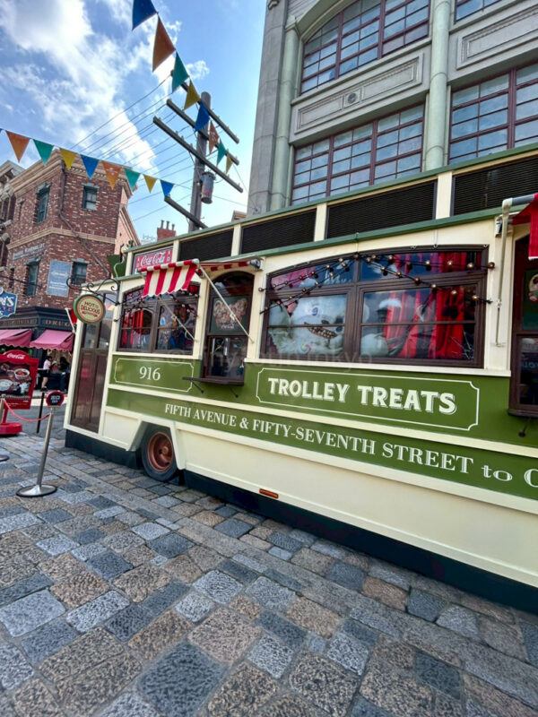 Trolley Treats food truck at USJ