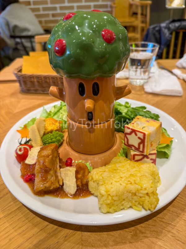 Whispy Woods plate at the kirby cafe