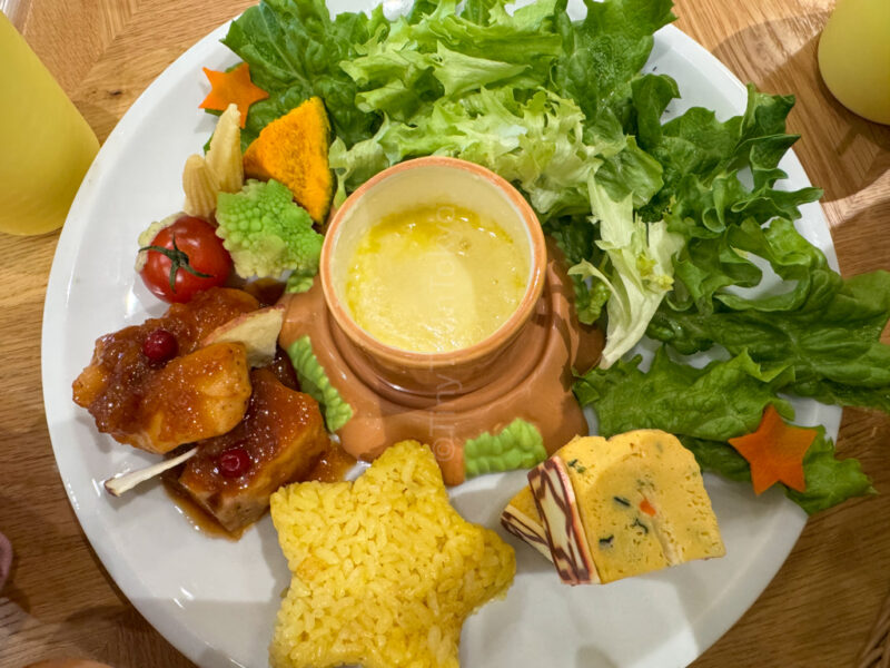 Whispy Woods meal at Kirby Cafe