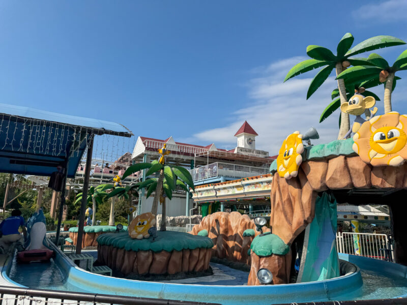 Dolphin ride at Hirakata Park