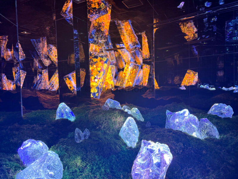 Sea of Solidified Light at teamlab kyoto