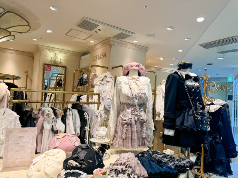 Cute clothes in Shibuya 109