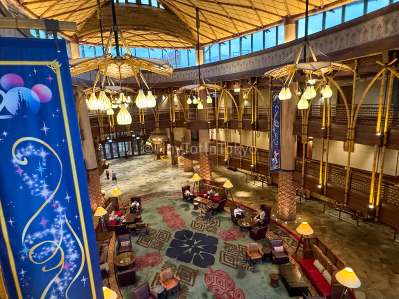 lobby of the Hong Kong Disneyland Explorers Lodge 