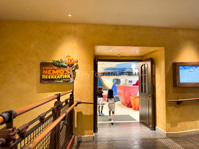 Kids going to indoor playground at Hong Kong Disneyland Explorers Lodge 