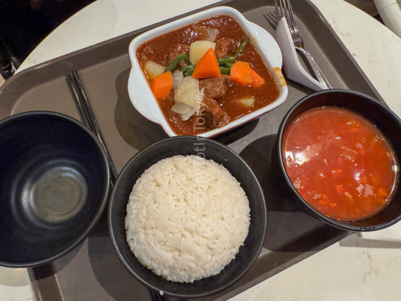 braised short ribs at chart room cafe at Hong Kong Disneyland Explorers Lodge 