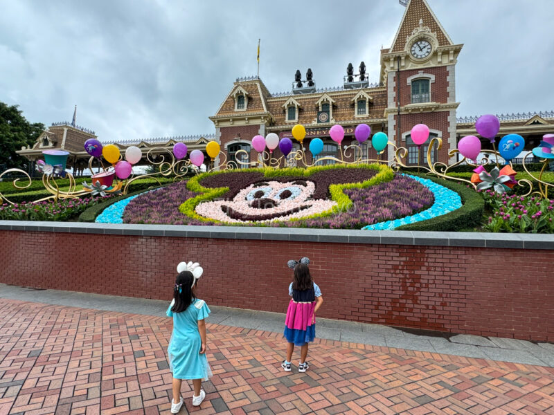 entrance of Hong Kong Disneyland