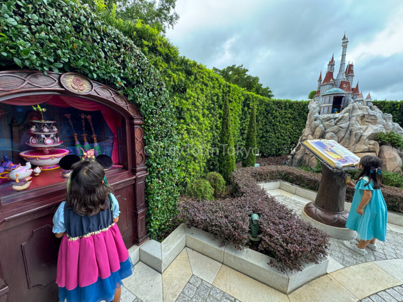 children at Fairy Tale Forest at Hong Kong Disneyland