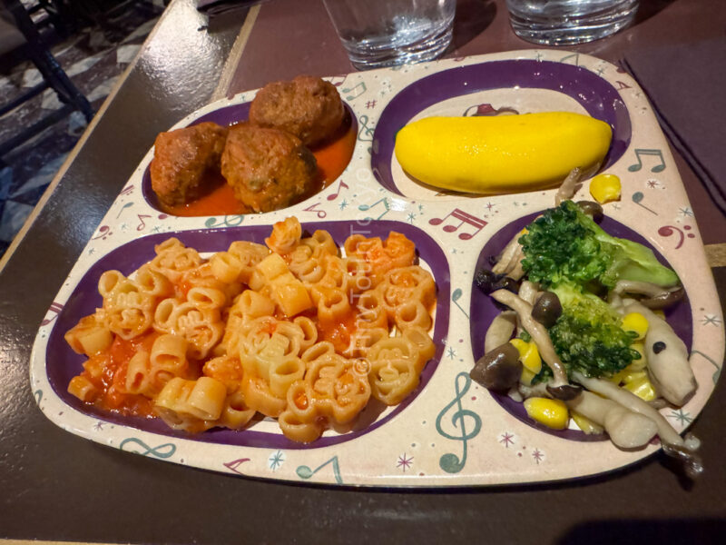 explorers club restaurant kids meal Hong Kong Disneyland