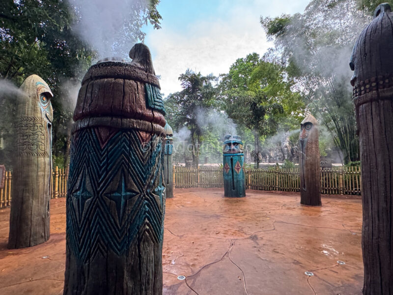 Adventureland statues at Hong Kong Disneyland