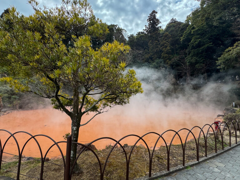Chinoike Jigoku blood hell onsen in Beppu