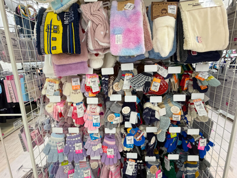 mittens and scarves for kids in Japan
