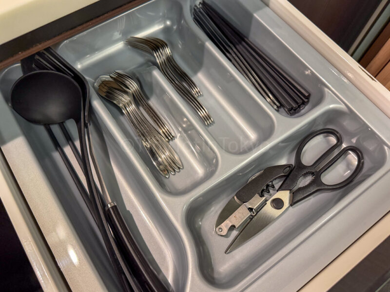 cutlery at MIMARU pokemon hotel room