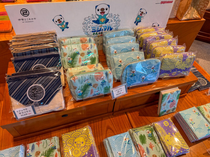 Oshawott souvenirs in Mie